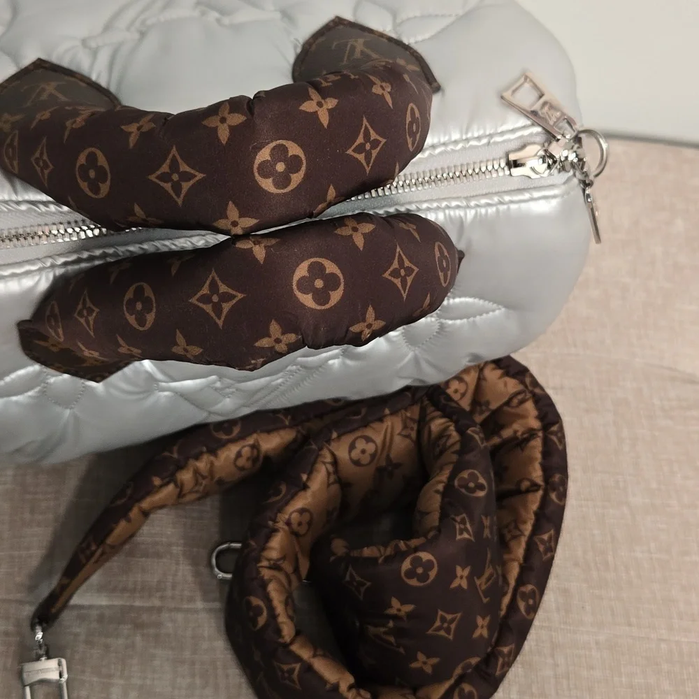 Louis Vuitton Limited Edition Silver Giant Monogram Econyl Pillow Speedy 25 - Picture 4 of 12